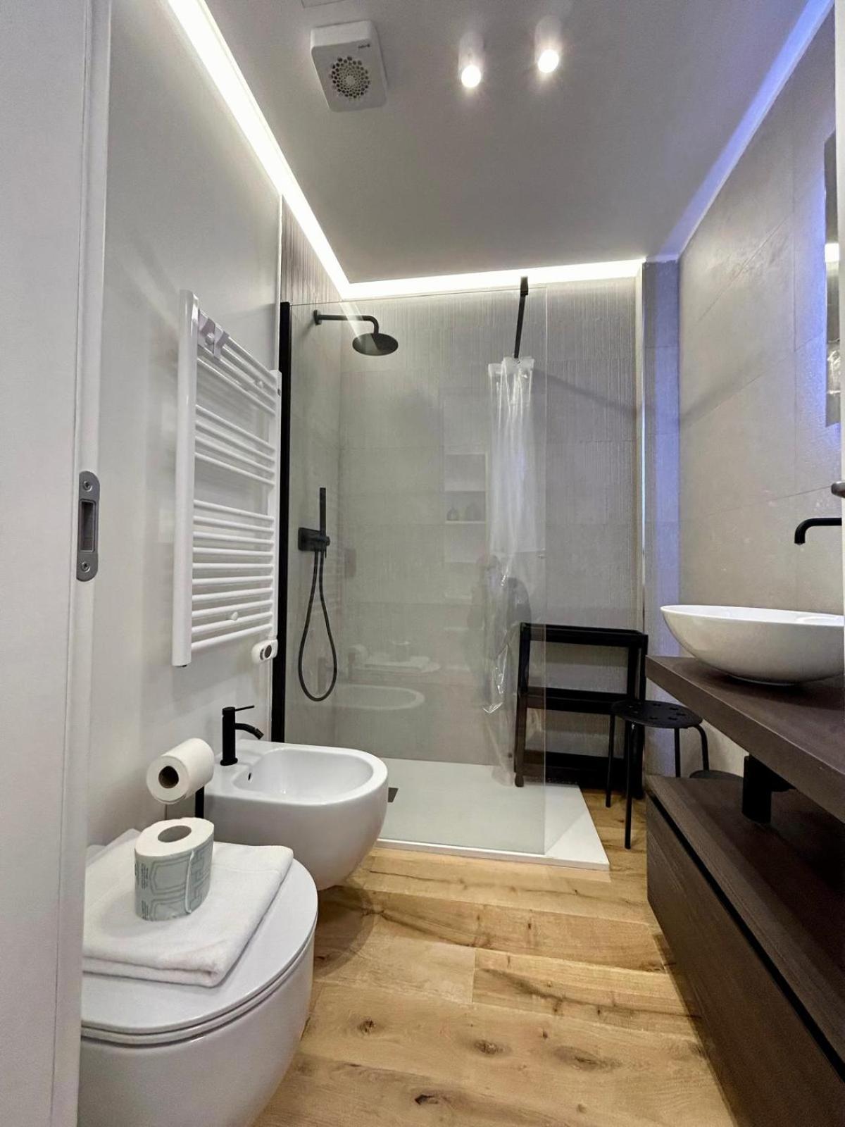 Kibilu Luxury Apt With Terrace, Isola District And Near Garibaldi Station Milão Exterior foto